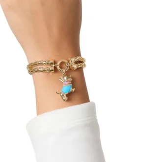 Armband med dubbla kedjor och blå hundberlock