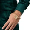 Armband med hjärtsten och J-berlock