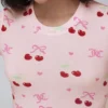 Baby-T-shirt med körsbärsmönster