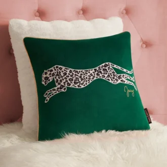 Fyrkantig kuddar i sammet med leopardmönster