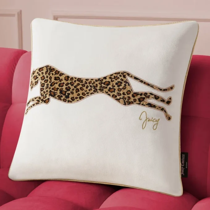 Fyrkantig kuddar i sammet med leopardmönster