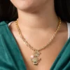 Halsband med bicharm