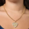 Halsband med hjärtlogotyp