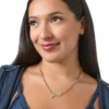 Halsband med kedja och logotyp