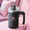Jetsetter Hydration rostfritt stålmugg med handtag, sugrör och lock samt velourväska med axelrem