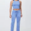 Liten blingad crop-top med hög hals