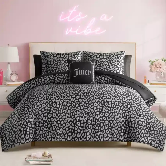 Modernt sängklädesset i satin med leopardmönster