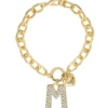Pava-armband med initialcharm, bokstaven M