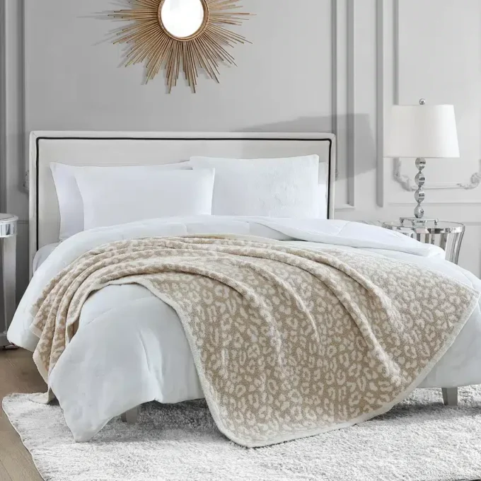 Pläd med leopardmönster