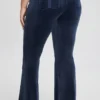 Plus-size-byxor i velour med snäppfickor för 30-årsdagen