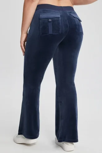Plus-size-byxor i velour med snäppfickor för 30-årsdagen