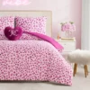 Plush vändbart Leopard Hearts-täckset