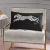 Sammetkudde med leopardmönster
