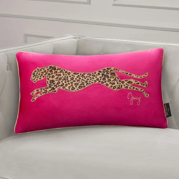 Sammetkudde med leopardmönster